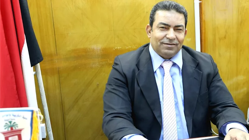لوحات سندس الفنية من خامات البيئة الطبيعية أول الجمهورية بالخارجة التعليمية