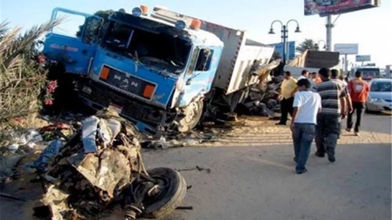 مصرع واصابة ٥ اشخاص اثر حادث تصادم على الطريق الدائري بالعاشر من رمضان