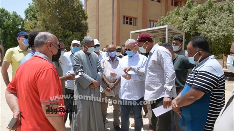 محافظ الأقصر يتفقد المشروعات التنموية بقري حياة كريمة بإسنا
