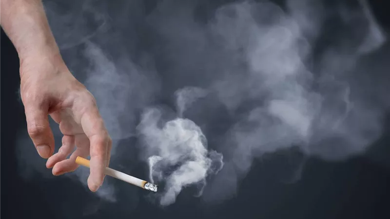 5 عادات لا تقل خطورة عن التدخين