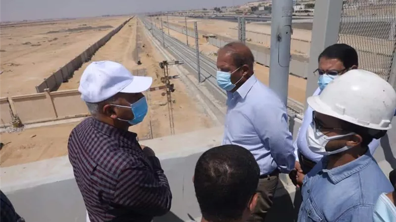 النقل : مد مسار القطار الكهربائى الى قلب العاشر لخدمة المقيمين بالمنطقة الصناعية