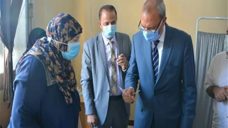 محافظ القليوبية يتفقد مراكز تطعيم لقاح فيروس كورونا بعدد من المدن