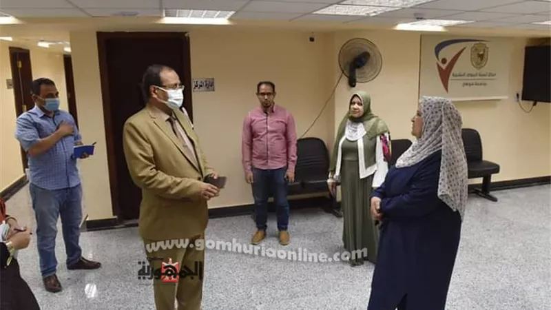 جامعة سوهاج تواصل تجهيز مركز تنمية الموارد البشرية تمهيداً لتشغيله..صور