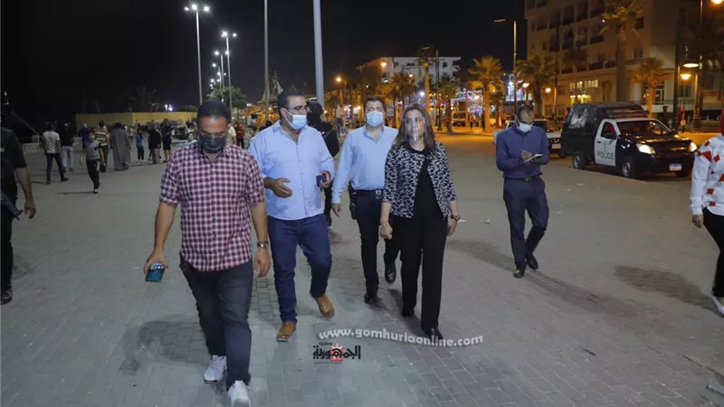 محافظ دمياط تقود حملة لإزالة الإشغالات برأس البر وتشدد على تكثيف حملات النظافة العامة