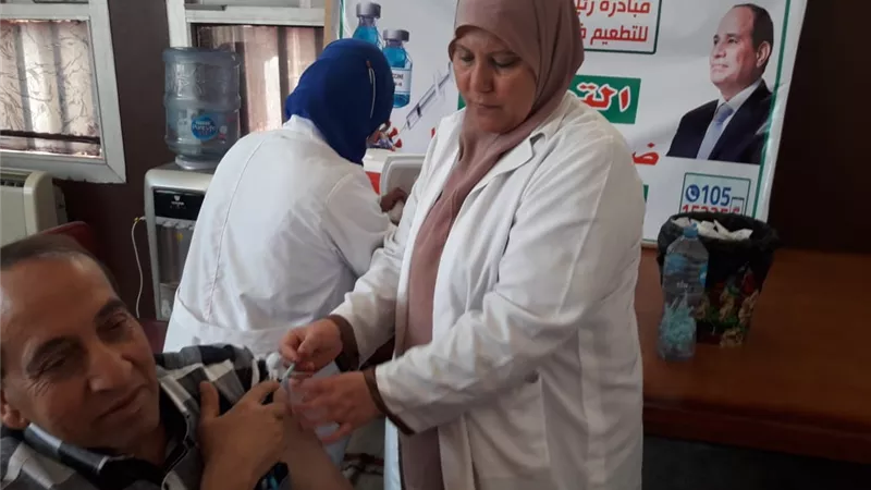 مسعود يكلف لجنة للإشراف علي تطعيم طلاب جامعتى الأزهر والزقازيق بلقاح كورونا