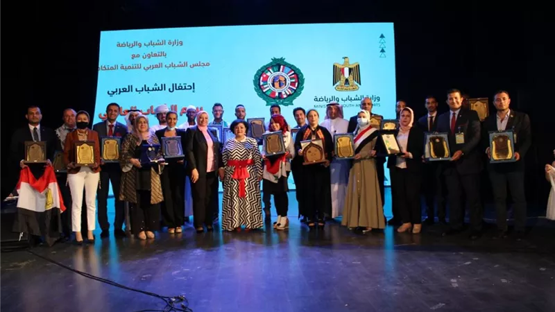 أبناء ٢٠ دولة يُشاركون في صياغة بيان الشباب العربي