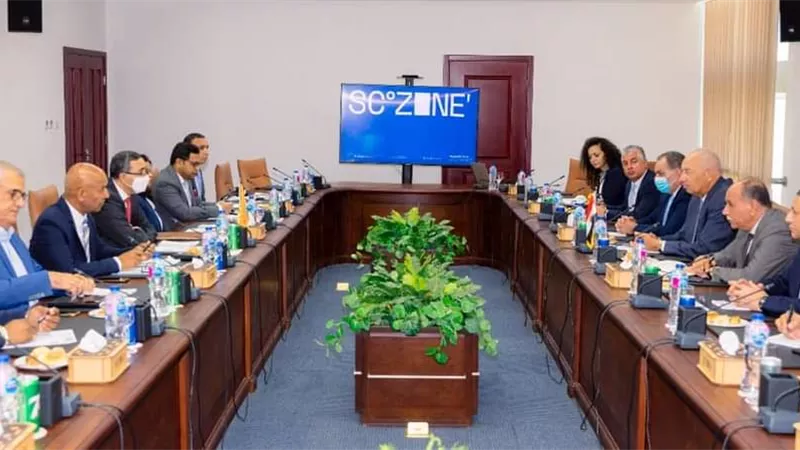 سفير الهند يبحث الفرص الاستثمارية في اقتصادية قناة السويس