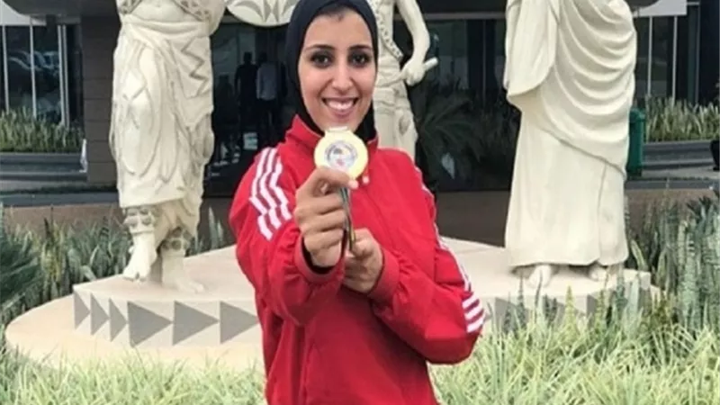 الرئيس السيسي يمنح لاعبة الكاراتيه جيانا فاروق ومدربها وسام الرياضة من الطبقة الثالثة