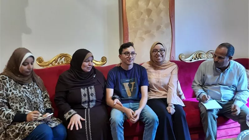 الجمهورية أون لاين في منزل الطالب أحمد كمال سيدااحمد الرابع شعبة علمي رياضة بالسويس