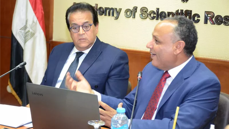البحث العلمي تعلن أسماء الفائزين بجوائز الهيئات والأفراد لعام 2020 ..صور