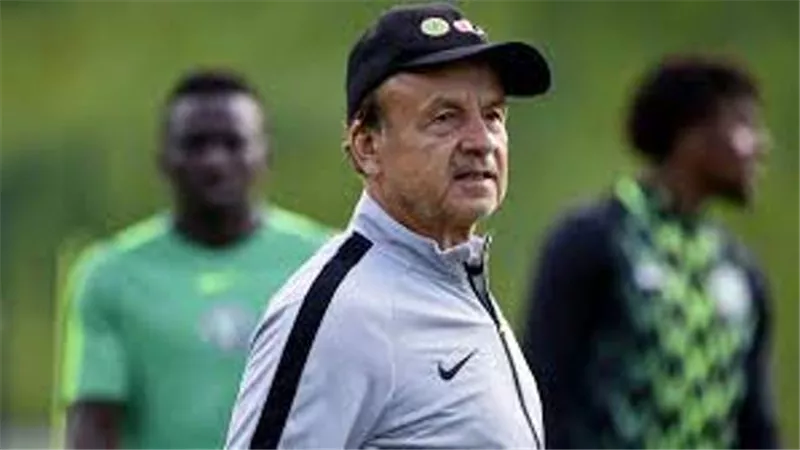 مدرب نيجيريا: الكل يخشى مواجهة منتخب مصر