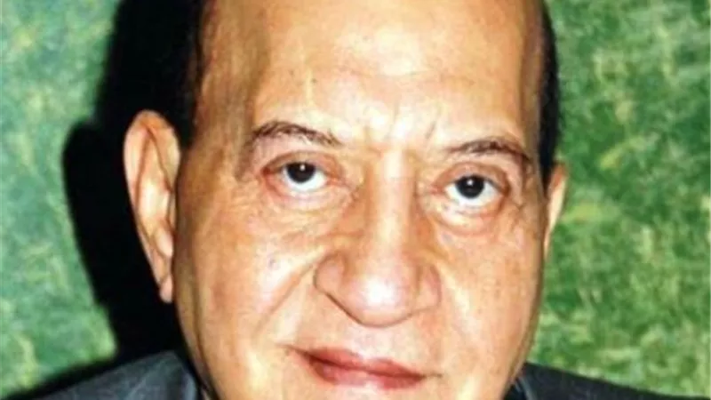 خالد عبد الجليل ناعيآ الكاتب الكبير 