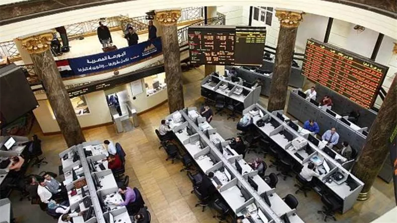 تراجع المؤشر الرئيسي للبورصة المصرية في منتصف التعاملات