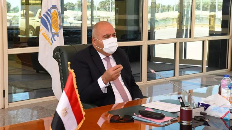 محافظ قنا يواصل سلسلة اجتماعاته لمتابعة مشروعات برنامج التنمية المحلية