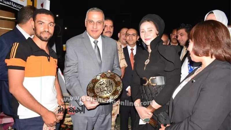 محافظ سوهاج يفتتح مهرجان ومعرض الحرف التراثية والمنتجات اليدوية بالمسرح الروماني..صور