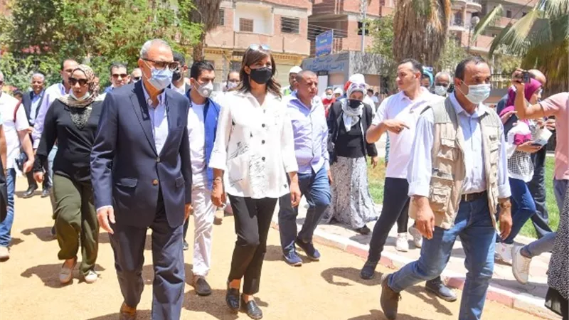 حسام نبيل يشارك في زيارة وفد وزارة الهجرة إلى مشروعات حياة كريمة بمحافظة القليوبية