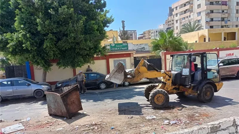 إستجابة للأهالي ..تكثيف أعمال النظافة حول مدارس الإسماعيلية ..صور