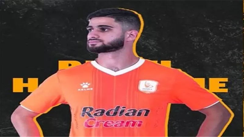 رسميا.. فاركو يعلن التعاقد مع الجزائري رزقي حمرون