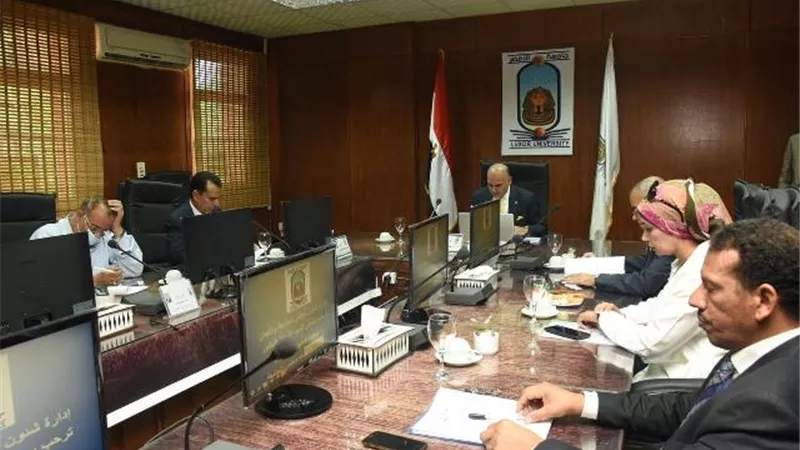 مجلس جامعة الأقصر يوافق على إنشاء فرع للجامعة الالكترونية بالاقصر