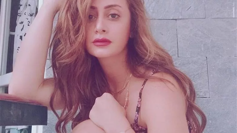 شاهد .. منة تيسير تبرز جمالها فى أحدث إطلالتها