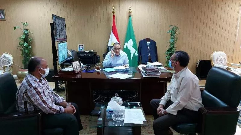 محافظ الشرقية يُجري إتصالاً هاتفياً لتهنئة أوائل شهادة الثانوية على مستوى الجمهورية