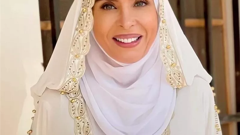 دينا حيرت الجمهور ب 