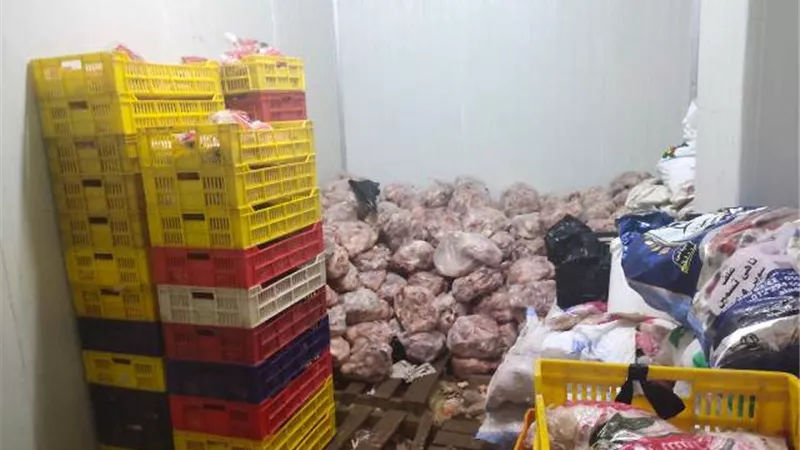 ضبط 3 أطنان و 353 كيلو من اللحوم والدواجن الغير صالحة للاستهلاك الآدمى بالشرقية