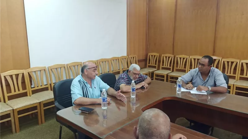 تجارية الاسماعيلية تبحث نقل سوق السمك وفتح شارع الجيش