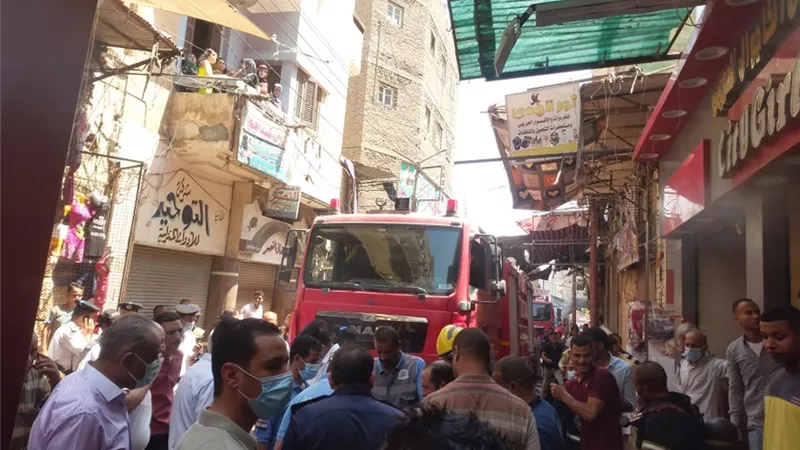 سعد يوجه برفع جميع الاشغالات بمنطقة القيسارية بحى غرب ومراجعة لكافة تراخيص المحلات
