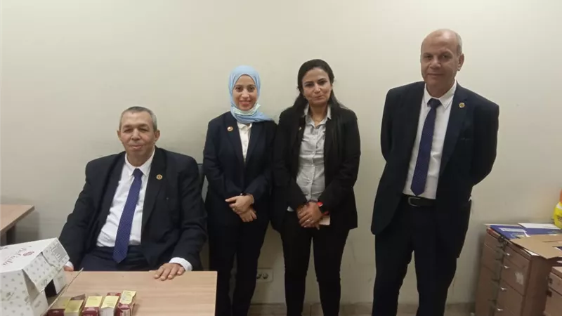 ضبطت راكب يحاول تهريب زجاجات الكونترمال المخدر