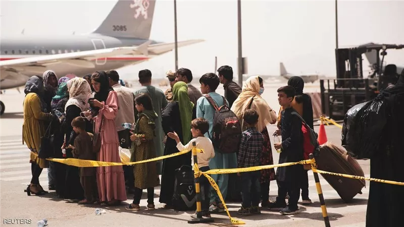 الناتو: إجلاء أكثر من 18 ألفا من مطار كابل منذ الأحد