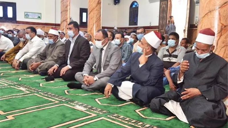 سكرتير عام أسيوط يفتتح مسجد الشيخ شهاب فى ساحل سليم.. بالصور