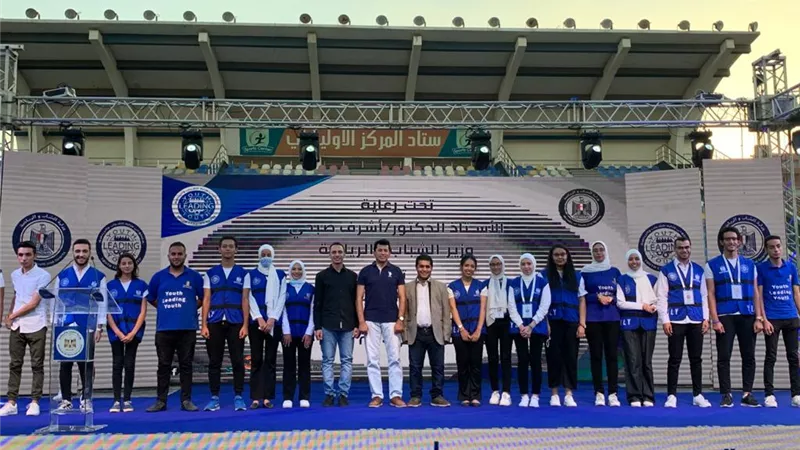 وزير الرياضة يكرم المتميزين أعضاء مبادرة 