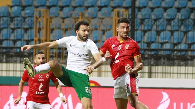 خبير تحكيمي يحسم الجدل بشأن ركلة جزاء المصري فى مباراته مع الأهلي