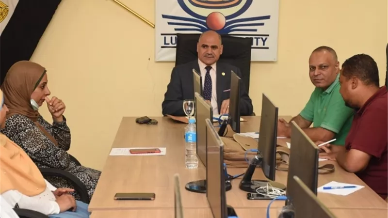 جامعة الأقصر تنهى استعدادتها لبدء التنسيق الالكتروني بمعامل الكليات