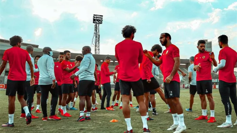موسيمانى يعلن قائمة الأهلى لمواجهة المصرى فى الدورى