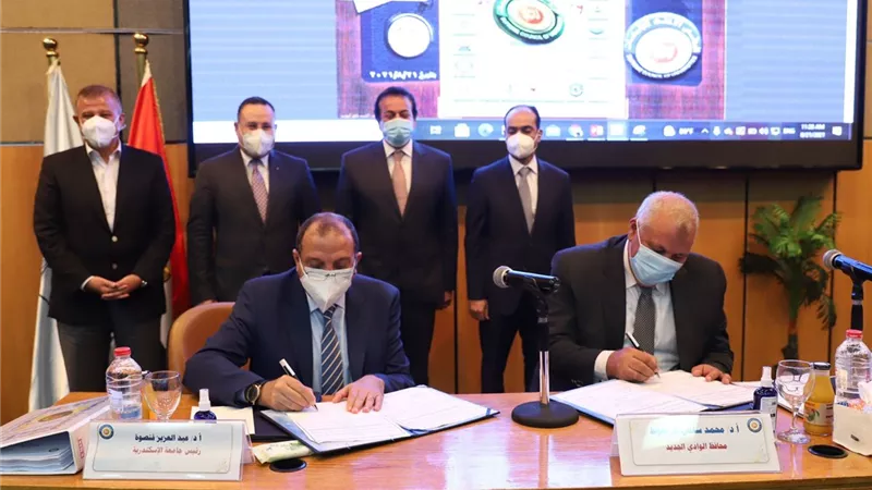 وزير التعليم العالي يوجه بسرعة تنفيذ خطة تطعيم عناصر المنظومة بلقاح كورونا