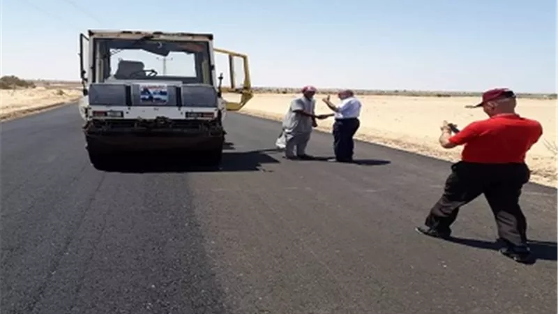 جهاز تعمير الساحل الشمالي الغربي ينفذ طرق تنموية بطول 80 كم غرب مطروح