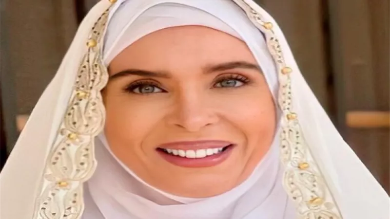 دينا تكشف عن دورها فى 