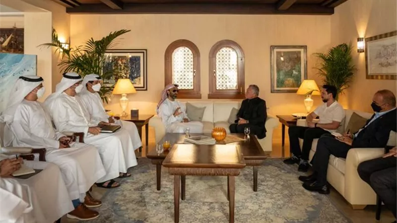 العاهل الأردني يستقبل وفدا إماراتيا برئاسة مستشار الأمن الوطني