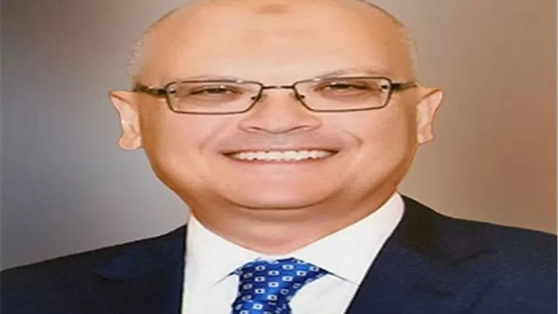 تجارة عين شمس تعلن شروط القبول بشعبة اللغة الإنجليزية للعام الجامعي ٢٠٢٢/٢٠٢١