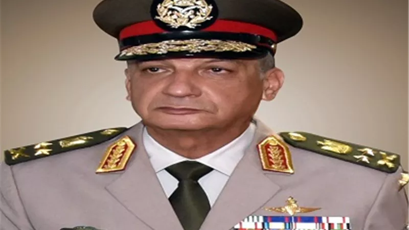 وزير الدفاع والإنتاج الحربى يغادر إلى روسيا