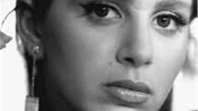 وصول جثمان جدة الفنانة جميلة عوض
