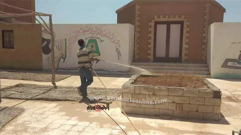 رش وتطهير محيط مدرسة صلاح ياسين التجريبية لغات من الداخل والخارج بالمبيدات الحشرية