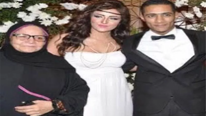 محمد رمضان يوفر 5 أتوبيسات لنقل حضور عزاء حماته من الحامدية الشاذلية لمسجد الشرطة