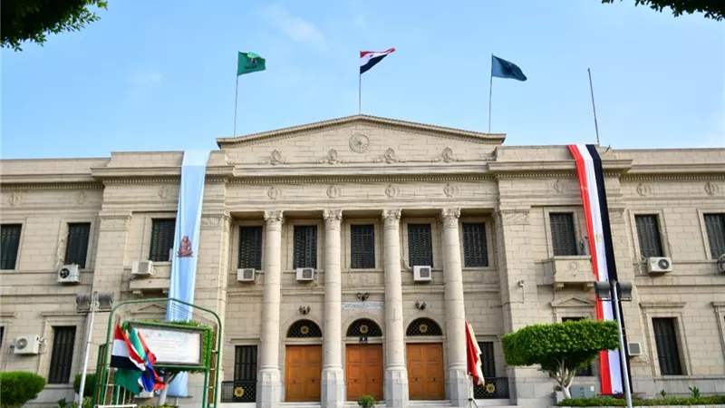 حصول كلية الآداب على شهادة الأيزو الدولية 9001/2015 والمختصة بنظام إدارة الجودة للهيكل الإداري