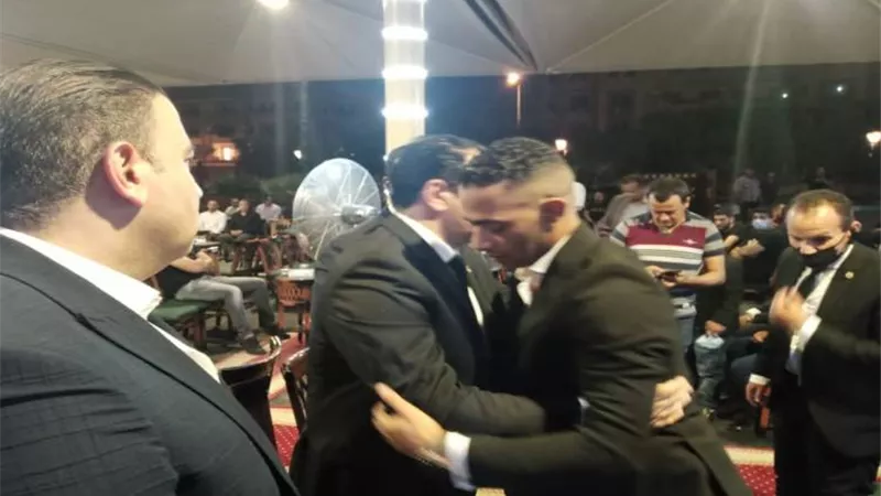 خيرى رمضان فى عزاء حماة محمد رمضان