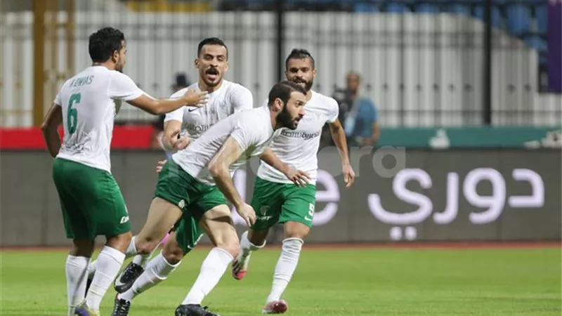 مفجأة .. الزمالك يتعاقد مع لاعب المصرى بدون علم كارتيرون