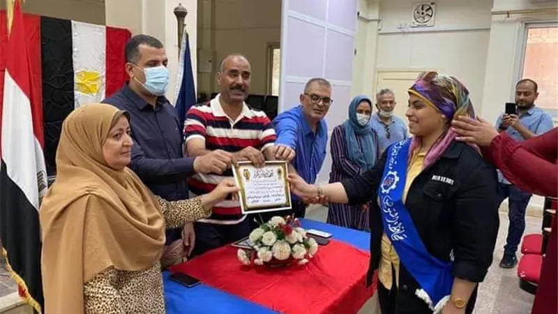 الفولى يكرم الأوائل من ذوى الاحتياجات الخاصة بالسويس