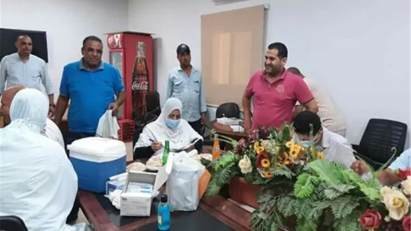 جهود مكثفة للفرق الطبية المتحركة لتطعيم العاملين بالمصالح الحكومية بلقاح كورونا بصحة القليوبية